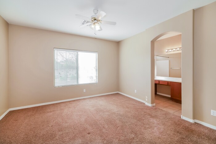 Building Photo - 5033 W Harwell Rd