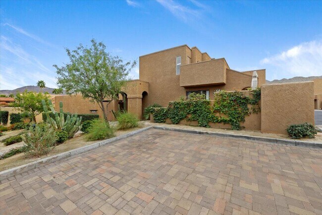 Building Photo - 73417 Foxtail Ln