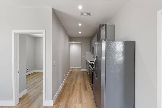 Building Photo - 448 E St