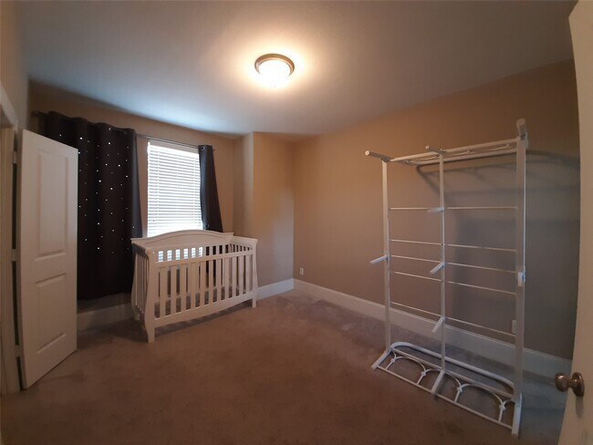 Building Photo - 4315 Schuler St