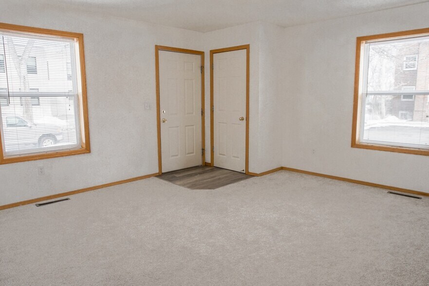 Entry way - 414 W Babcock St, Unit 1