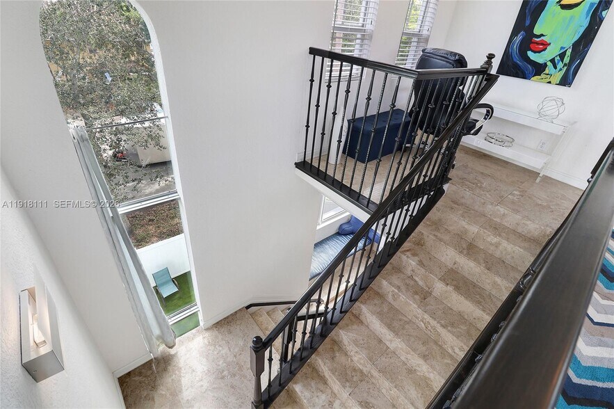 Building Photo - 601 NE 11th Ave