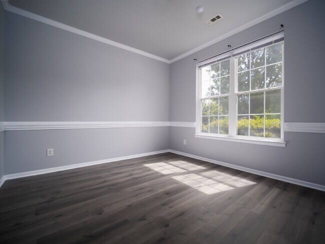 Building Photo - 1030 Boxelder Ln