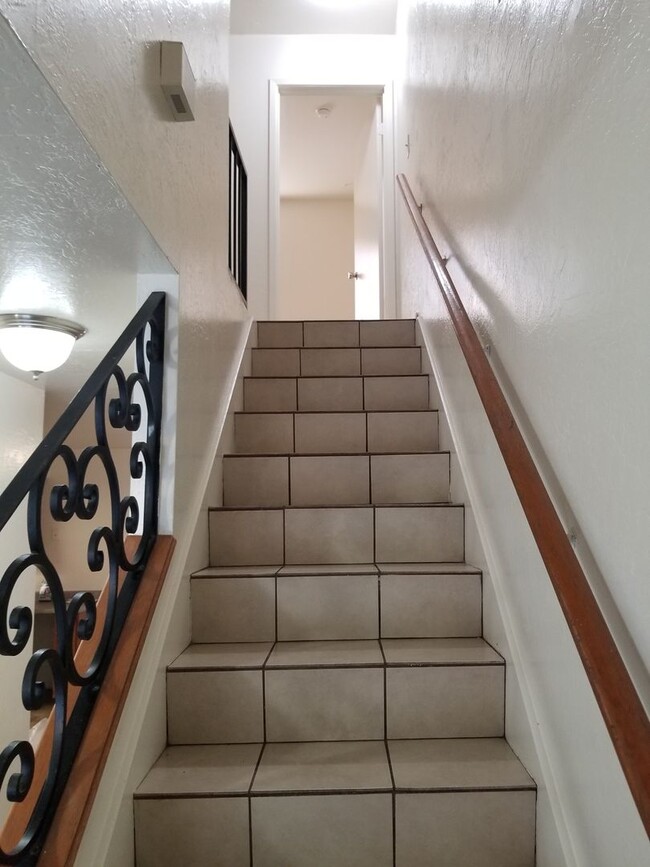 Building Photo - 4 bedroom house for rent