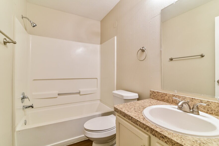 Building Photo - 9010 Walworth Dr