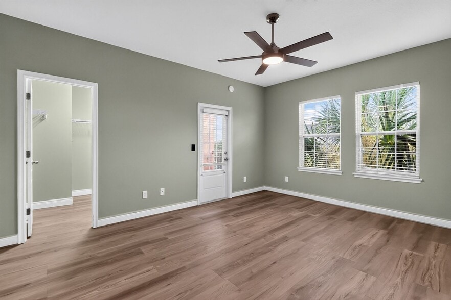 Building Photo - 6536 Calamondin Dr