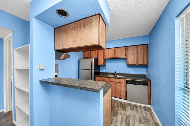 Building Photo - 1516 Bay Area Blvd