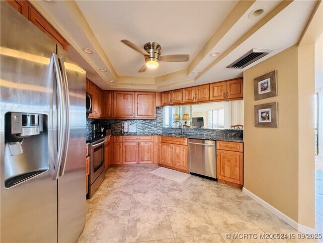 Building Photo - 9500 S Ocean Dr