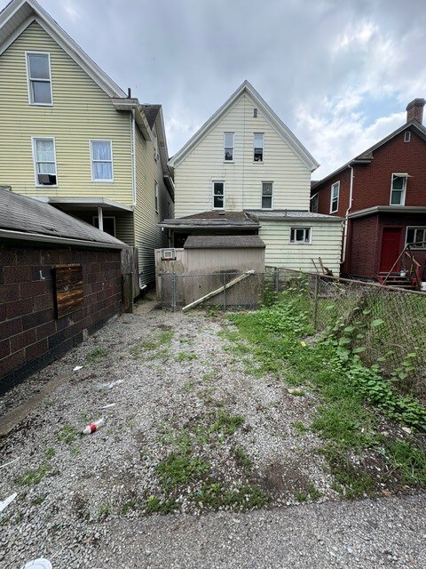 Building Photo - 426 Eleanor St