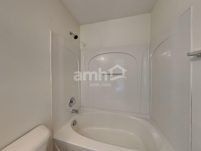 Building Photo - 1009 Gelfield Rd