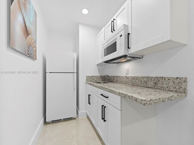 Building Photo - 19850 Franjo Rd