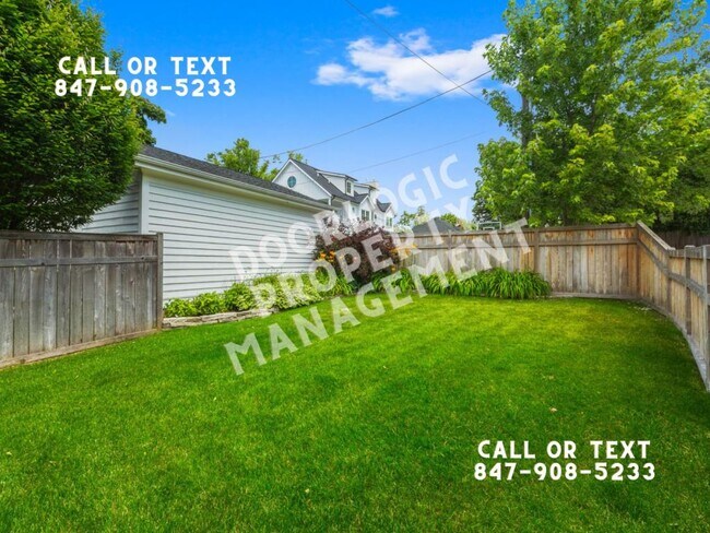 Building Photo - 735 W 8th St