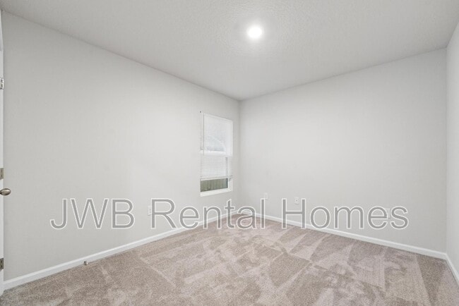 Building Photo - 2954 Thomas St