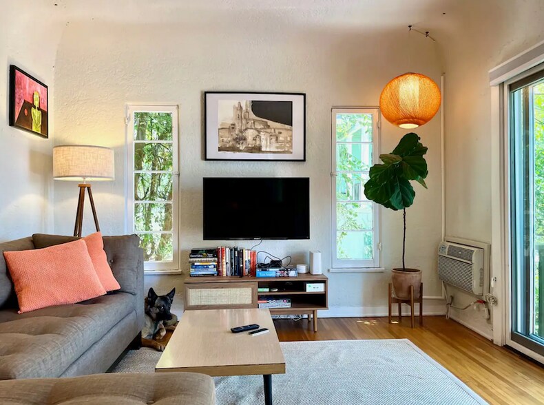 Primary Photo - 2324 Teviot St