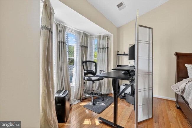 Building Photo - 8010 Readington Ct