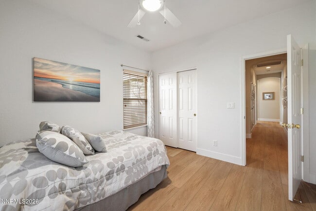 Building Photo - 10560 Vista Alta Dr