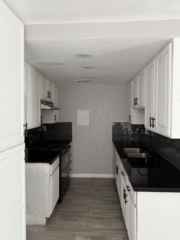 Building Photo - 1819 N 40th St