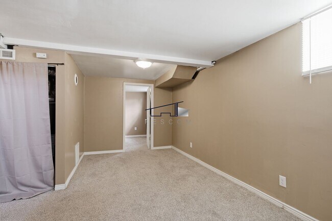 Building Photo - 3725 Quincy Ave