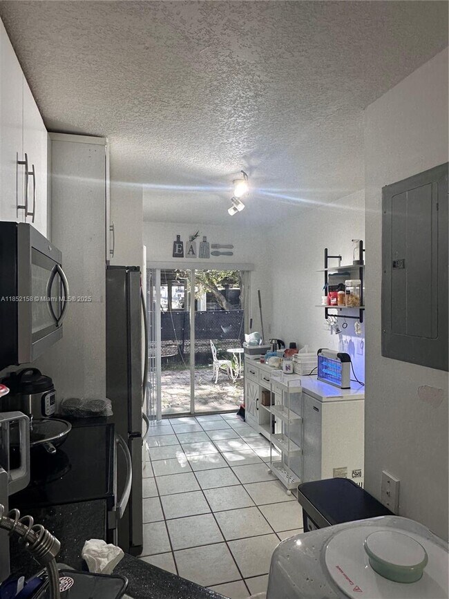 Building Photo - 2200 NW 78th Ave