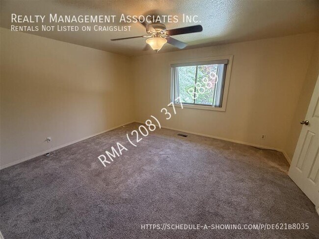 Building Photo - 3540 S Summerset Way