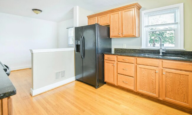 Building Photo - 139 Belview Ave