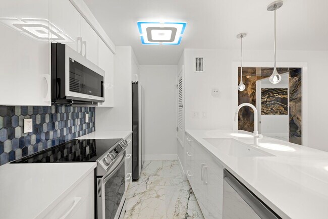 Building Photo - 5306 Santa Rosa Ct