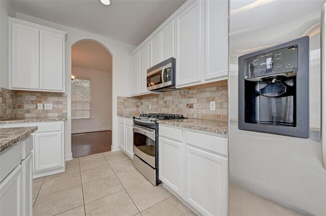Building Photo - 71 N Rocky Point Cir