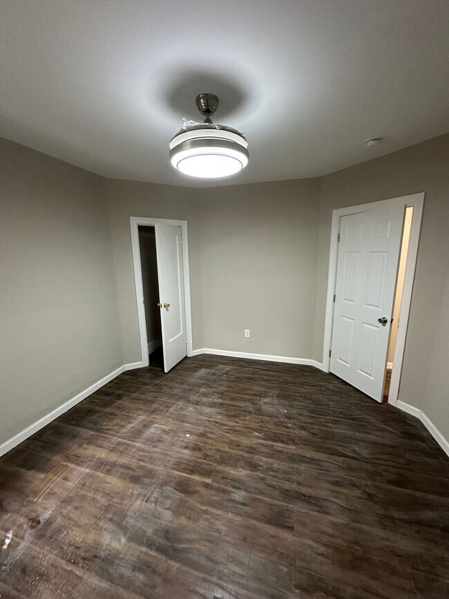 Building Photo - 6109 Jefferson St