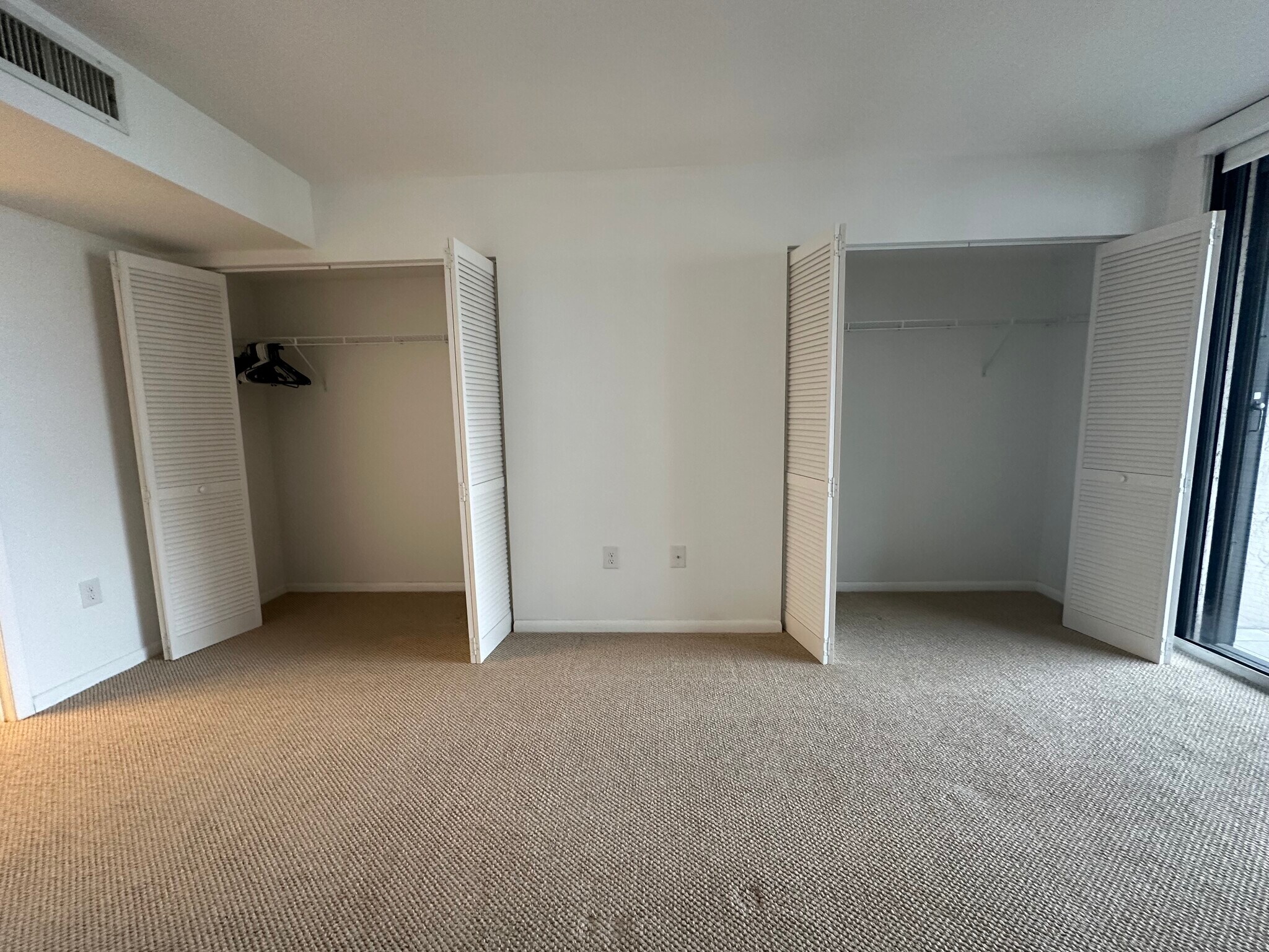 Building Photo - 540 Brickell Key Dr