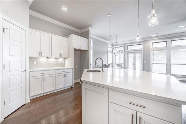 Building Photo - Superb 3 bedroom 2 bath home in Bentonvill...