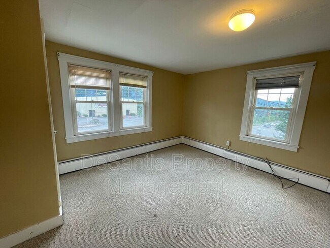 Building Photo - 2473 Wildwood Rd