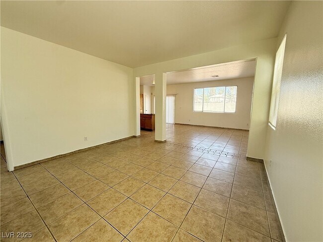 Building Photo - 5968 Hickory Nut Ave