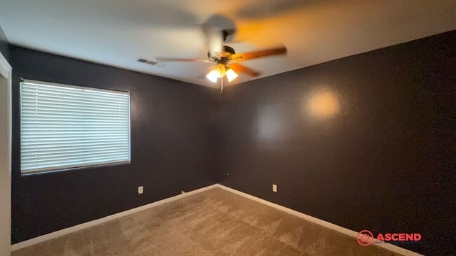 Building Photo - Amazing 5 Bedroom Home In Southwest!