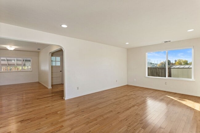 Building Photo - Gorgeous home in Lincoln, CA