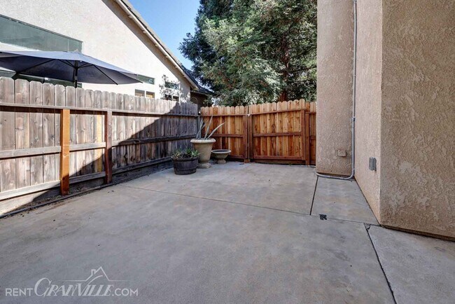 Building Photo - Granville Realty Rental Home