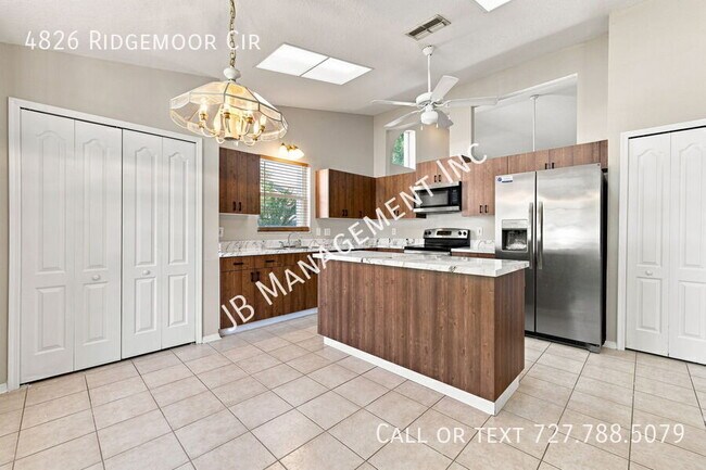 Building Photo - 4826 Ridgemoor Cir