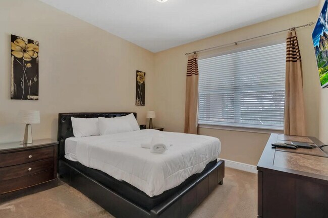 Building Photo - 371 Lasso Dr