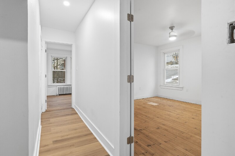 Building Photo - 1210 Round Top St