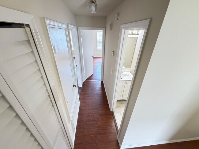 Building Photo - PRICE DROP! Orlando: 2BD/ 2BA - A Bright, Comfortable Home Designed for Everyday Living! WASHER &...