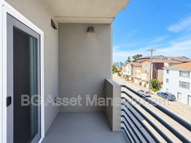 Building Photo - 1459 MacArthur Blvd
