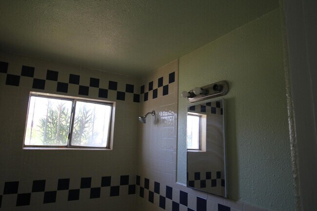 Building Photo - 3900 Flory Ave