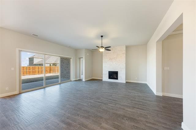 Building Photo - 2813 Carisbrooke St