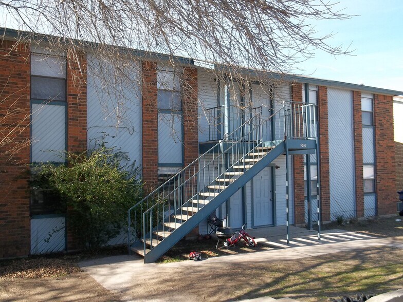 Primary Photo - 305 Northern Dove Ln