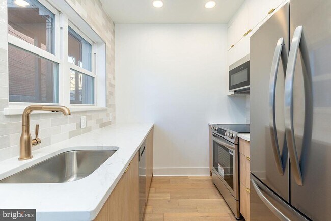 Building Photo - 2563 E Elkhart St