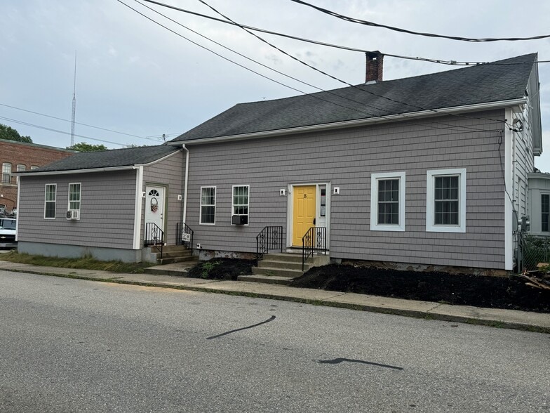 Primary Photo - 35 Academy St
