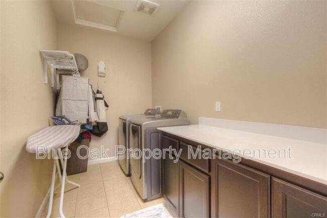 Building Photo - 3299 Sespe Creek Way