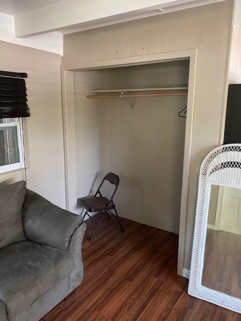 Building Photo - 1703 Johnson St