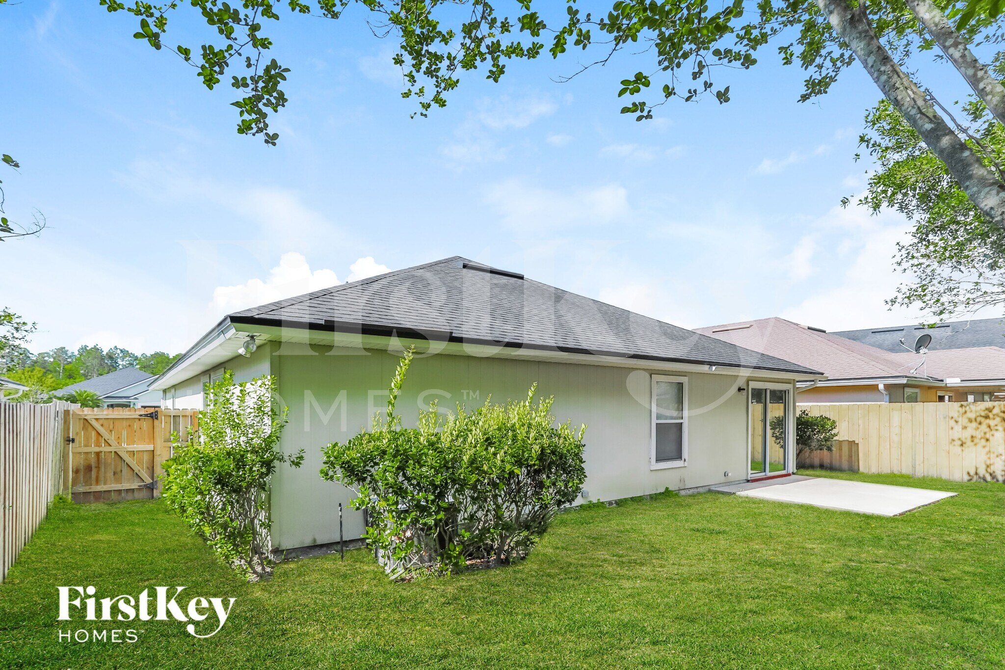 Building Photo - 2424 Willowbend Dr