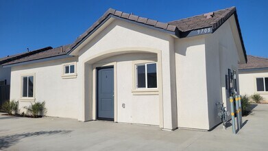 Building Photo - 9708 Krista Vineyard Way