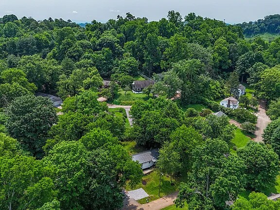 Building Photo - 502 Hayworth Dr